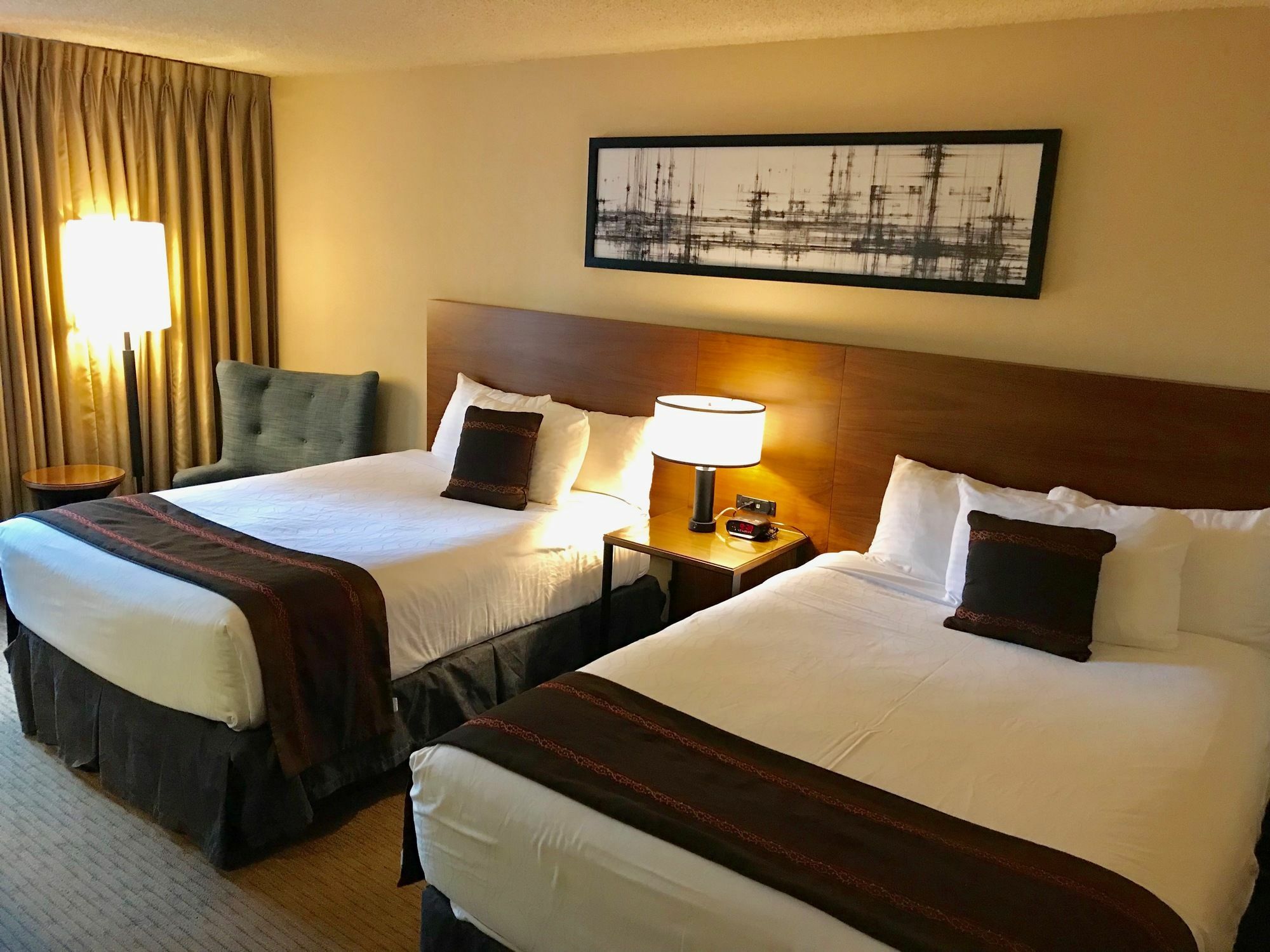 Hotel 116, A Coast Hotel בלוויו מראה חיצוני תמונה
